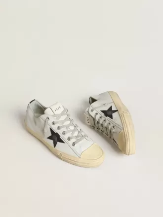V-Star en piel con estrella y lengüeta en el talón de piel con estampado de cocodrilo negro