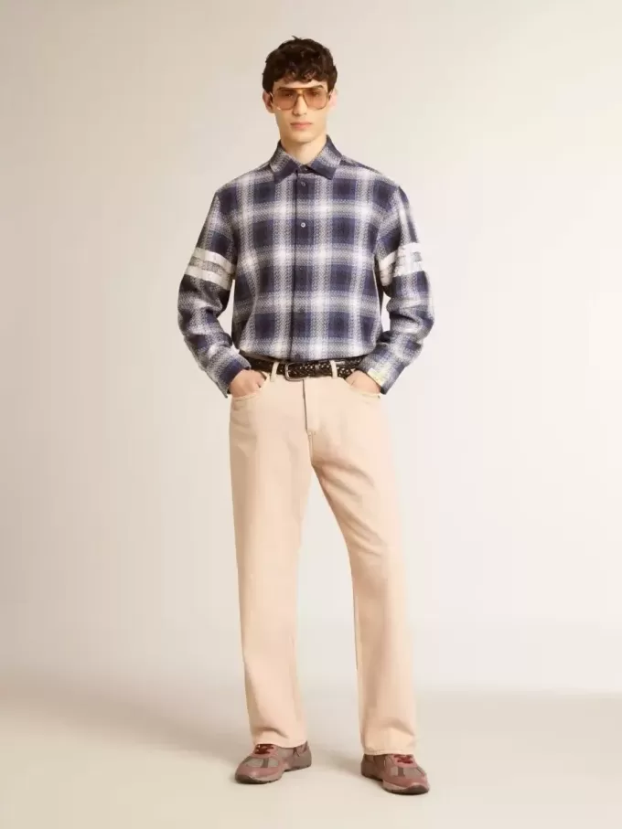 Vaqueros teñidos de rosa para hombre