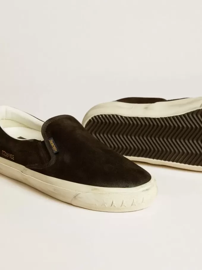 VCE Penstar para hombre en ante negro con lengüeta de cuero negro en el talón