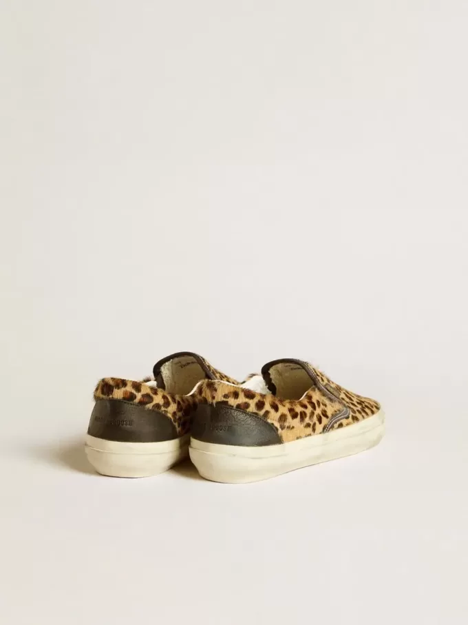 VCE Penstar para mujer en piel de potro con estampado de leopardo y lengüeta del talón en piel negra
