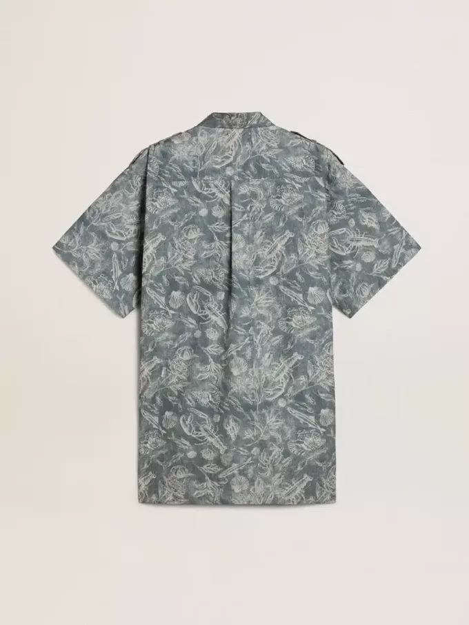 Vestido camisero corto de mujer en popelín de algodón azul claro con estampado marino integral Vestido camisero corto de mujer en popelín de algodón azul claro con estampado marino integral