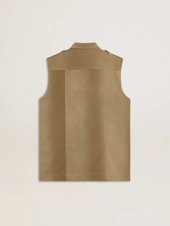 Vestido camisero de mujer en denim color arena con detalles militares Vestido camisero de mujer en denim color arena con detalles militares