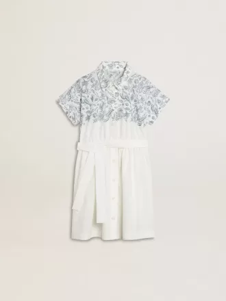 Vestido camisero para niña en lona de algodón blanca con estampado náutico azul y ribetes blancos