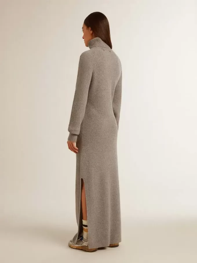 Vestido de lana acanalado gris jaspeado con cuello alto Vestido de lana acanalado gris jaspeado con cuello alto