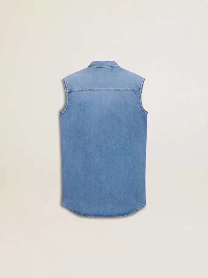 Vestido vaquero para niña con lazo delantero y bordados