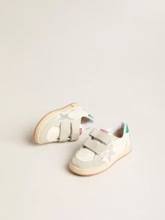 Young Ball Star con estrella plateada y lengüeta de ante verde en el talón