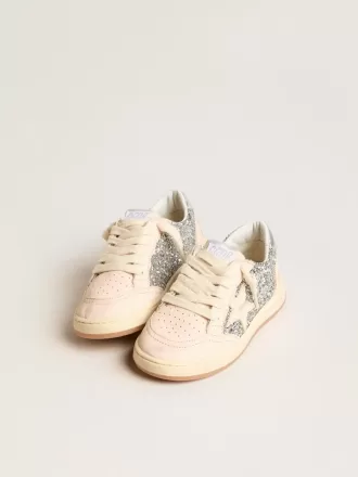 Young Ball Star con purpurina y lengüeta del talón en piel metalizada plateada