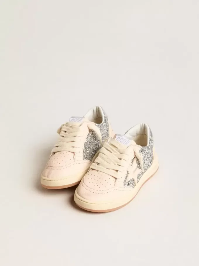 Young Ball Star con purpurina y lengüeta del talón en piel metalizada plateada Young Ball Star con purpurina y lengüeta del talón en piel metalizada plateada