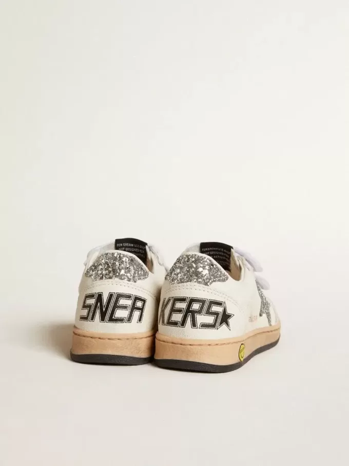 Young Ball Star en napa con estrella plateada brillante y lengüeta en el talón