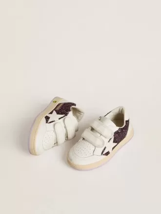 Young Ball Star en purpurina morada con estrella y lengüeta en el talón de cuero blanco