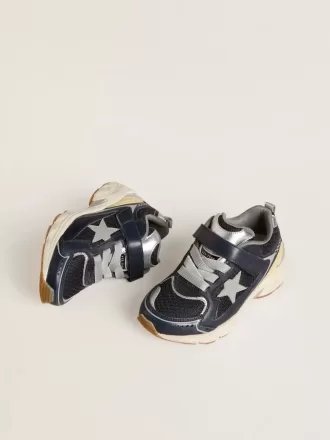 Young Lightstar en piel azul y malla con estrella de piel gris.