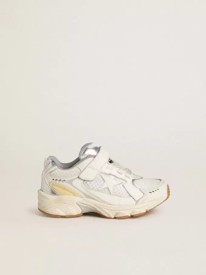 Young Lightstar en piel blanca y malla con estrella de piel blanca Young Lightstar en piel blanca y malla con estrella de piel blanca