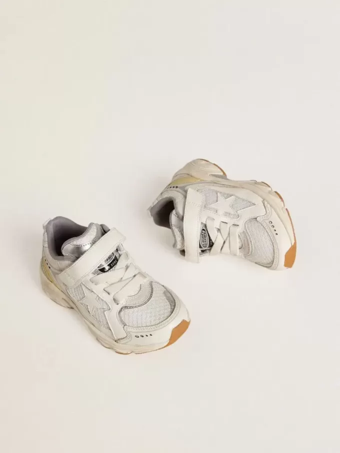 Young Lightstar en piel blanca y malla con estrella de piel blanca Young Lightstar en piel blanca y malla con estrella de piel blanca