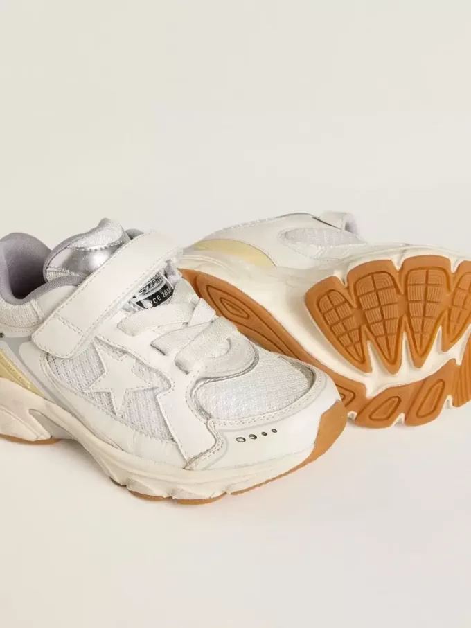 Young Lightstar en piel blanca y malla con estrella de piel blanca Young Lightstar en piel blanca y malla con estrella de piel blanca