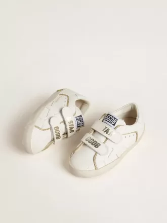 Young Old School en piel blanca con detalles dorados