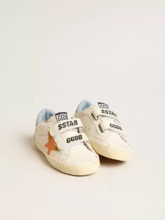 young old school en piel con estrella naranja y lengeta azul claro en el taln 2 330x440 - Young Old School en piel con estrella naranja y leng&uuml;eta azul claro en el tal&oacute;n