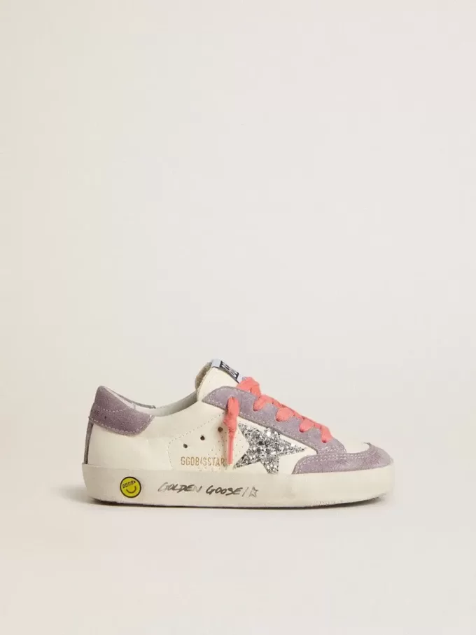 Young Super-Star con estrella plateada brillante e inserciones de ante lila Young Super-Star con estrella plateada brillante e inserciones de ante lila