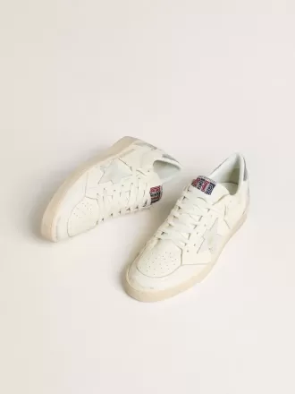 Zapatillas Ball Star LTD para mujer con estrella de patchwork y lengüeta metálica en el talón. Zapatillas Ball Star LTD para mujer con estrella de patchwork y lengüeta metálica en el talón.