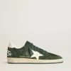 Zapatillas Ball Star para hombre en ante verde con estrella y lengüeta en el talón de piel blanca Zapatillas Ball Star para hombre en ante verde con estrella y lengüeta en el talón de piel blanca