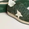 Zapatillas Ball Star para hombre en ante verde con estrella y lengüeta en el talón de piel blanca Zapatillas Ball Star para hombre en ante verde con estrella y lengüeta en el talón de piel blanca