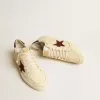 Zapatillas Ball Star para hombre en napa beige con estrella de malla burdeos y lengüeta en el talón