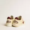 Zapatillas Ball Star para hombre en napa beige con estrella de malla burdeos y lengüeta en el talón
