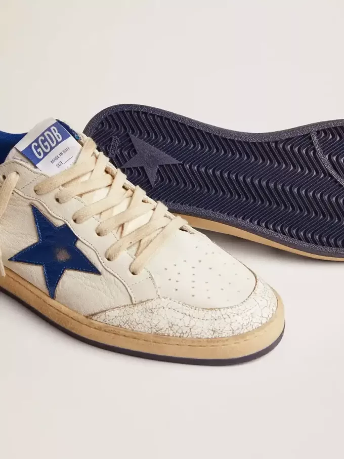 Zapatillas Ball Star para hombre en napa blanca con estrella azul y lengüeta en el talón Zapatillas Ball Star para hombre en napa blanca con estrella azul y lengüeta en el talón