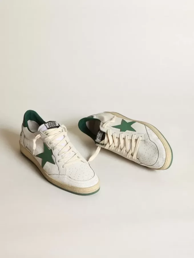 Zapatillas Ball Star para hombre en piel napa blanca con estrella y lengüeta en el talón en piel verde