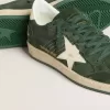 Zapatillas Ball Star para mujer en ante verde con estrella y lengüeta en el talón de cuero blanco