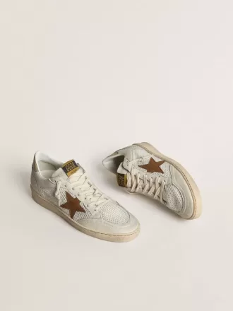 Zapatillas Ball Star para mujer en napa blanca y malla con estrella de nubuck color tabaco y lengüeta trasera beige