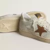 Zapatillas Ball Star para mujer en napa blanca y malla con estrella de nubuck color tabaco y lengüeta trasera beige