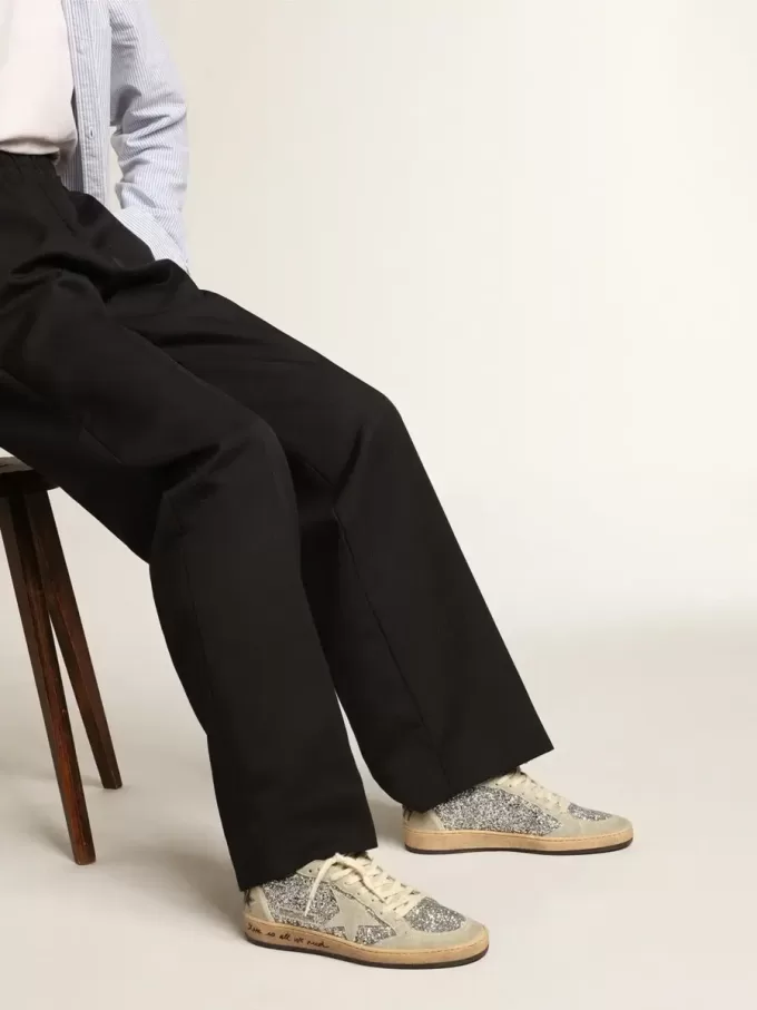 Zapatillas Ball Star para mujer en plata brillante con inserciones de ante gris hielo Zapatillas Ball Star para mujer en plata brillante con inserciones de ante gris hielo