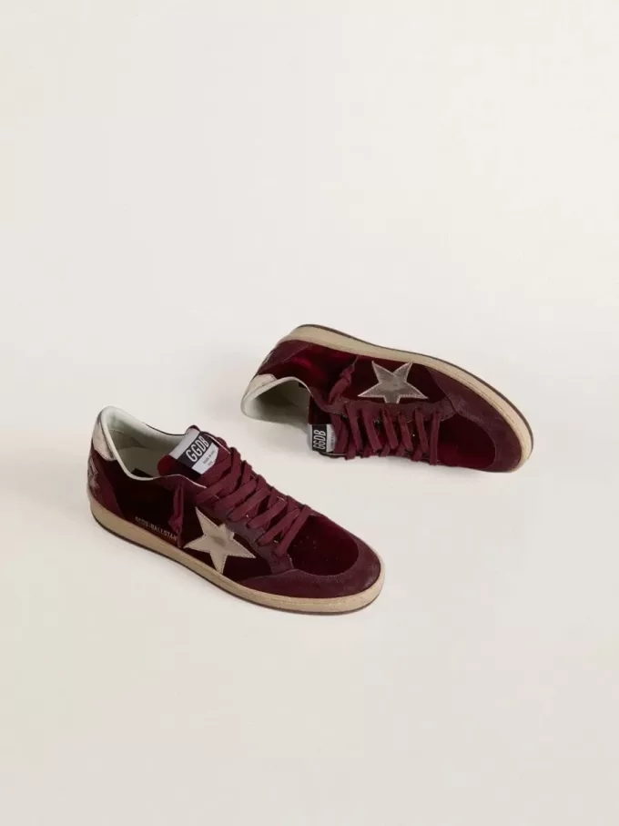 Zapatillas Ball Star para mujer en terciopelo burdeos con estrella y lengüeta en el talón de piel metalizada dorada