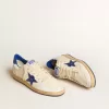Zapatillas Ball Star Wishes para hombre en piel napa blanca con estrella azul brillante y lengüeta en el talón