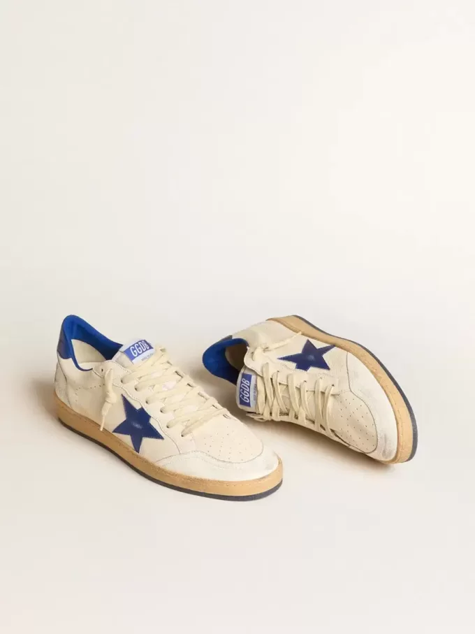 Zapatillas Ball Star Wishes para hombre en piel napa blanca con estrella azul brillante y lengüeta en el talón