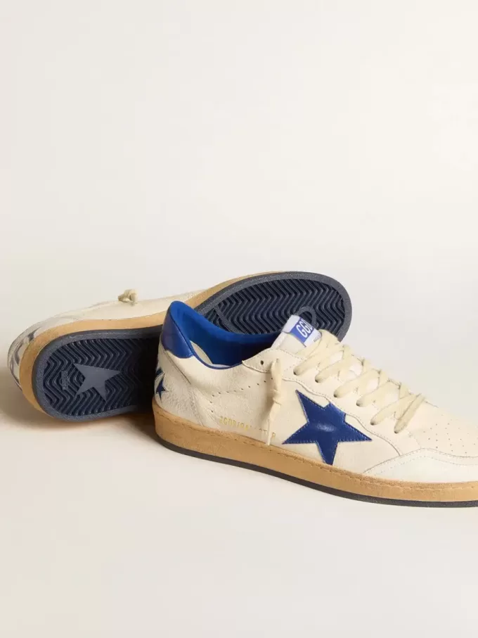 Zapatillas Ball Star Wishes para hombre en piel napa blanca con estrella azul brillante y lengüeta en el talón