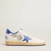 Zapatillas Ball Star Wishes para hombre en piel napa blanca con estrella azul brillante y lengüeta en el talón