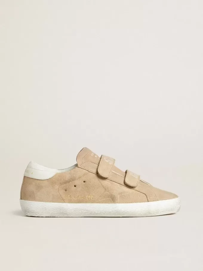 Zapatillas Old School para mujer en ante beige con lengüeta de cuero blanco en el talón