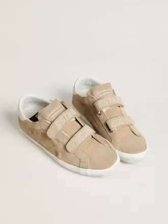 Zapatillas Old School para mujer en ante beige con lengüeta de cuero blanco en el talón