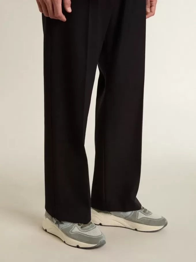 Zapatillas Running Sole para hombre en nailon azul claro con estrella negra y lengüeta de cuero verde en el talón