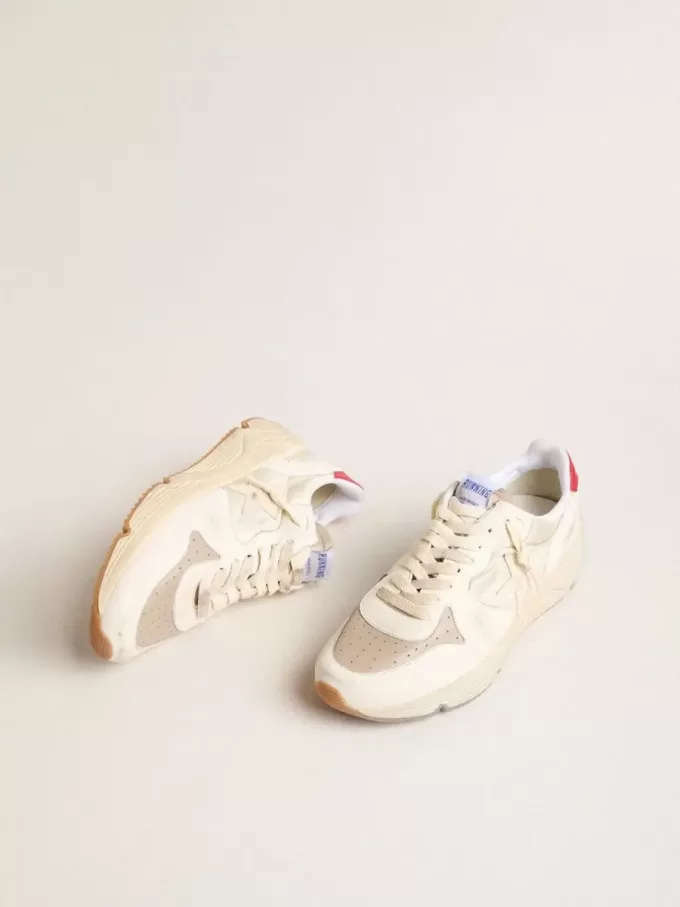 Zapatillas Running Sole para hombre en piel napa con estrella de piel beige y lengüeta roja en el talón