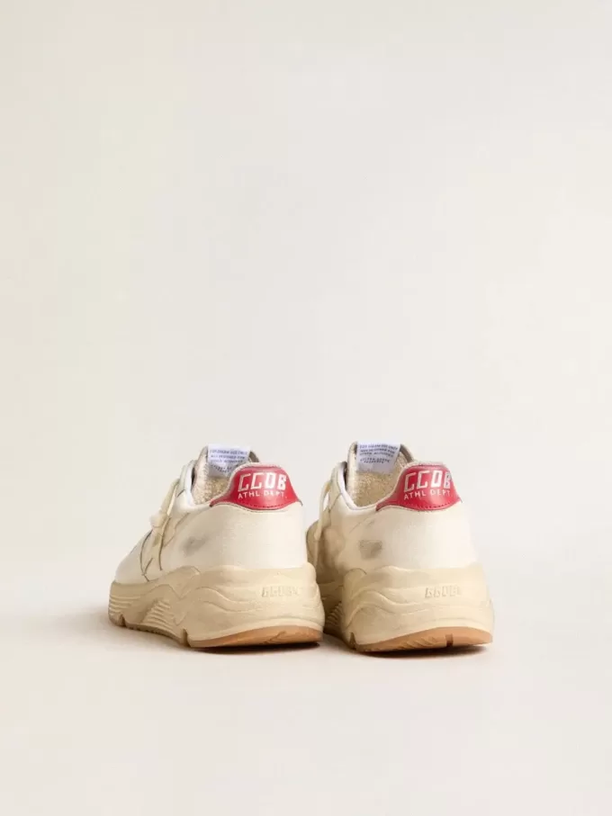 Zapatillas Running Sole para hombre en piel napa con estrella de piel beige y lengüeta roja en el talón