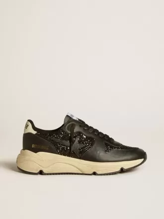 Zapatillas Running Sole para mujer en negro brillante con estrella de piel y lengüeta de nubuck en el talón
