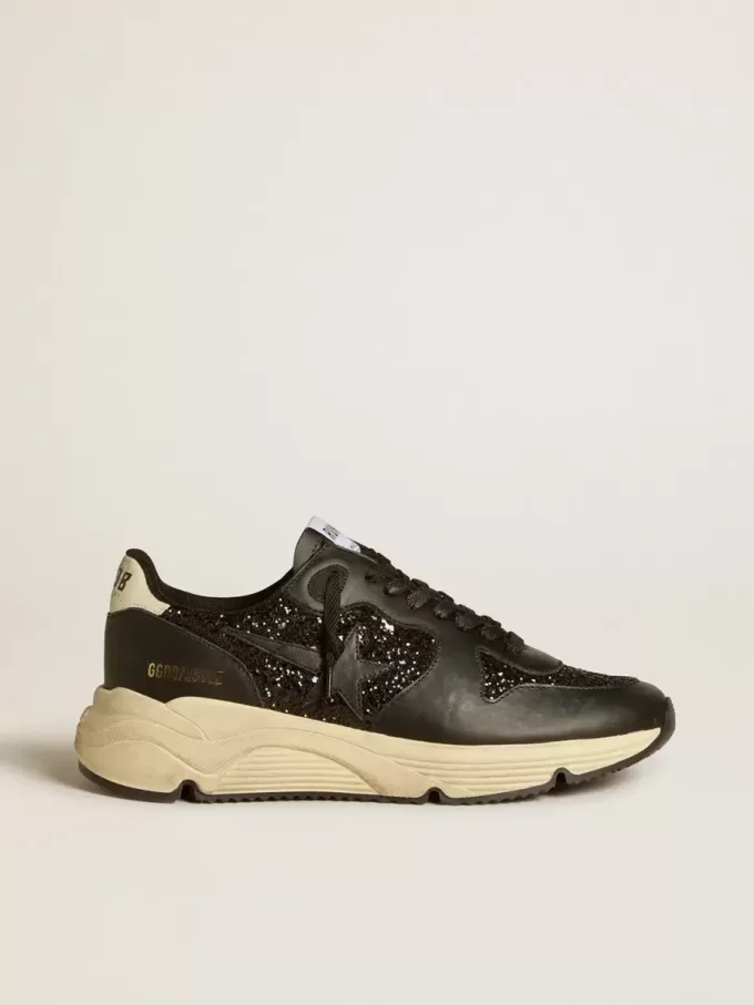 Zapatillas Running Sole para mujer en negro brillante con estrella de piel y lengüeta de nubuck en el talón Zapatillas Running Sole para mujer en negro brillante con estrella de piel y lengüeta de nubuck en el talón