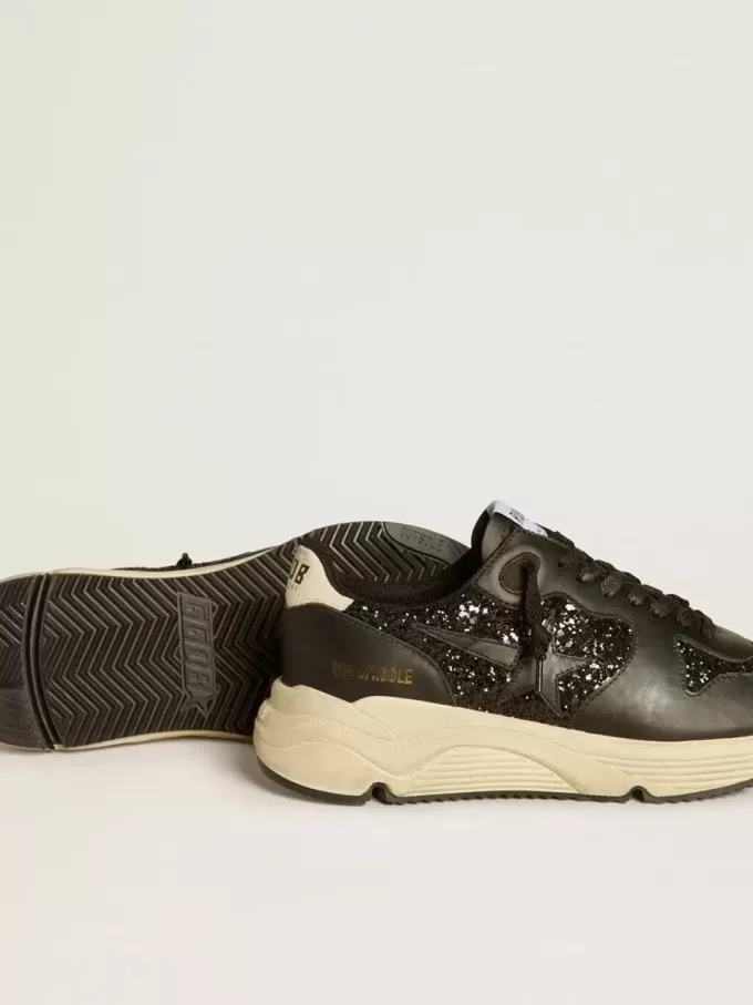 Zapatillas Running Sole para mujer en negro brillante con estrella de piel y lengüeta de nubuck en el talón Zapatillas Running Sole para mujer en negro brillante con estrella de piel y lengüeta de nubuck en el talón