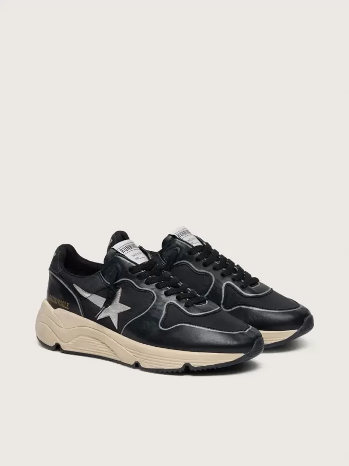 Zapatillas Running Sole para mujer en piel napa negra y nailon con estrella de piel plateada
