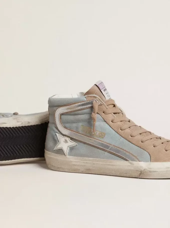 Zapatillas Slide para hombre en lona azul claro con detalles en piel metalizada plateada Zapatillas Slide para hombre en lona azul claro con detalles en piel metalizada plateada