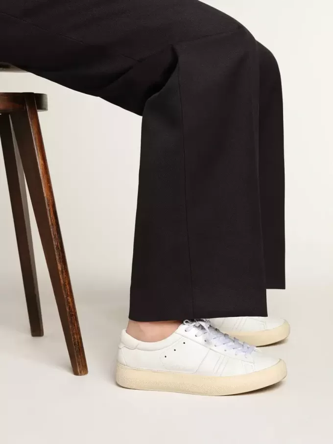 Zapatillas sostenibles Yatay Modelo 1B con parte superior blanca de origen biológico y Y blanca