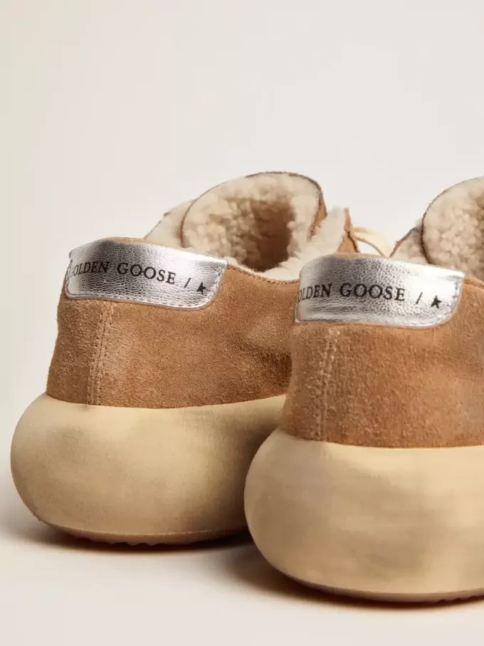 Zapatos Space-Star para mujer en ante color tabaco con forro de piel de oveja Zapatos Space-Star para mujer en ante color tabaco con forro de piel de oveja